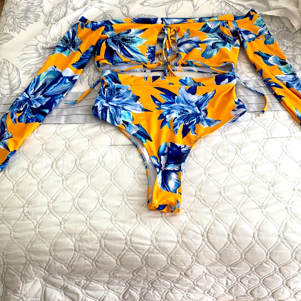 Ami Clubwear 2 Piece Swimsuit
